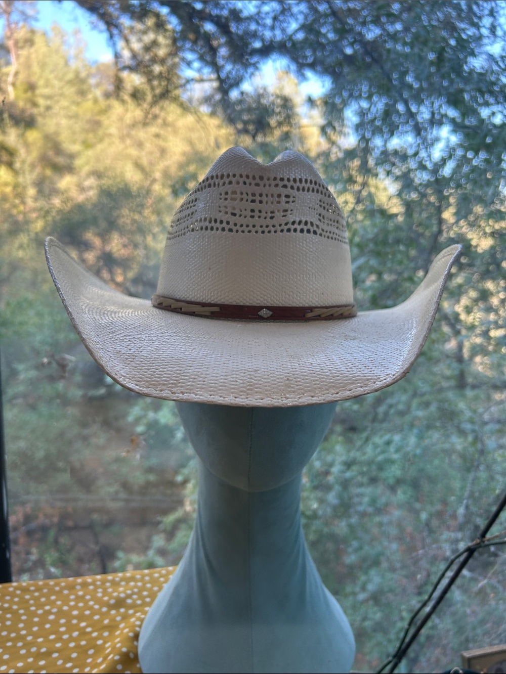 Justin Boots Natural Straw Cowboy Hat with leather Band  !! 7 1/4